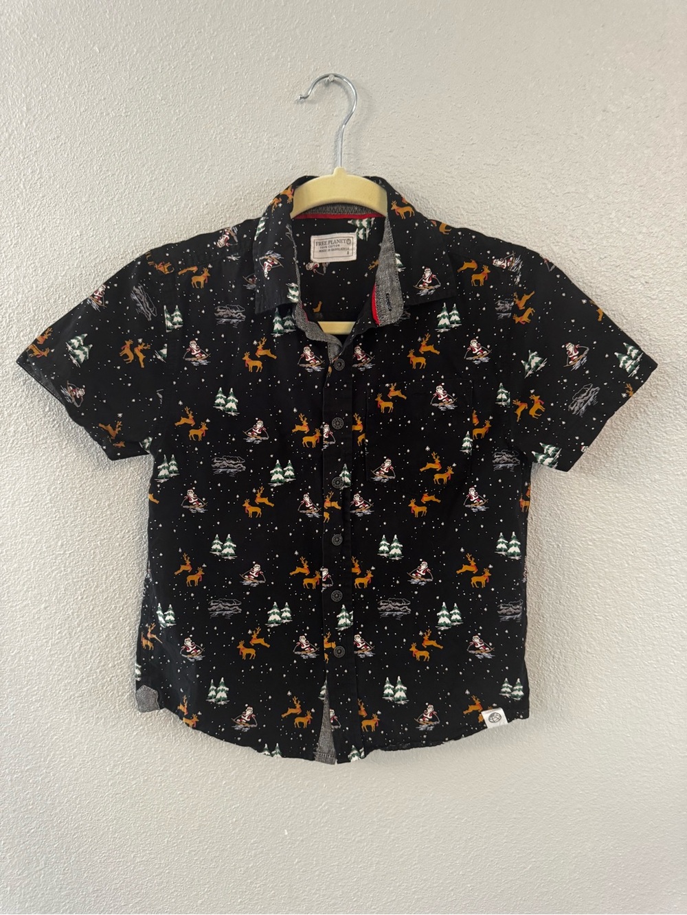 Free Planet Black Short-Sleeve Holiday Print Button-Down Shirt